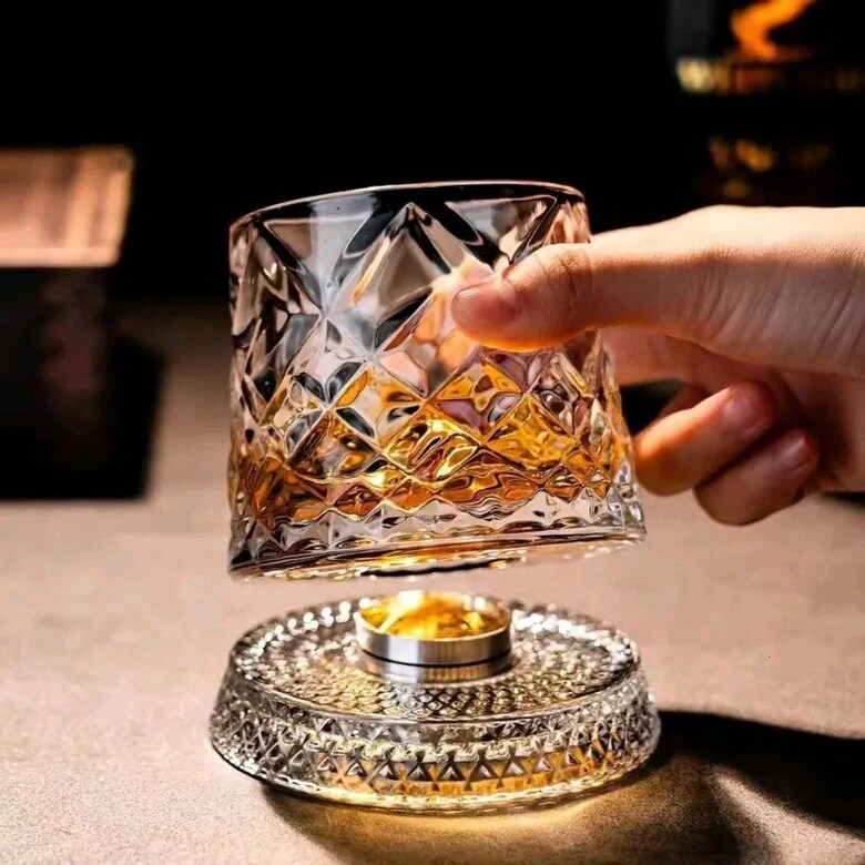 Dönen Kristal Viski Bardağı